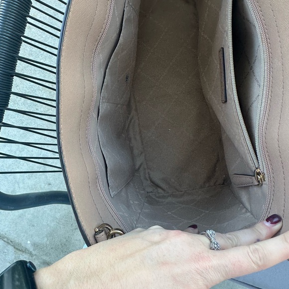 Black Leather Satchel with Top Handle and Zipper Closure - Picture 5 of 6